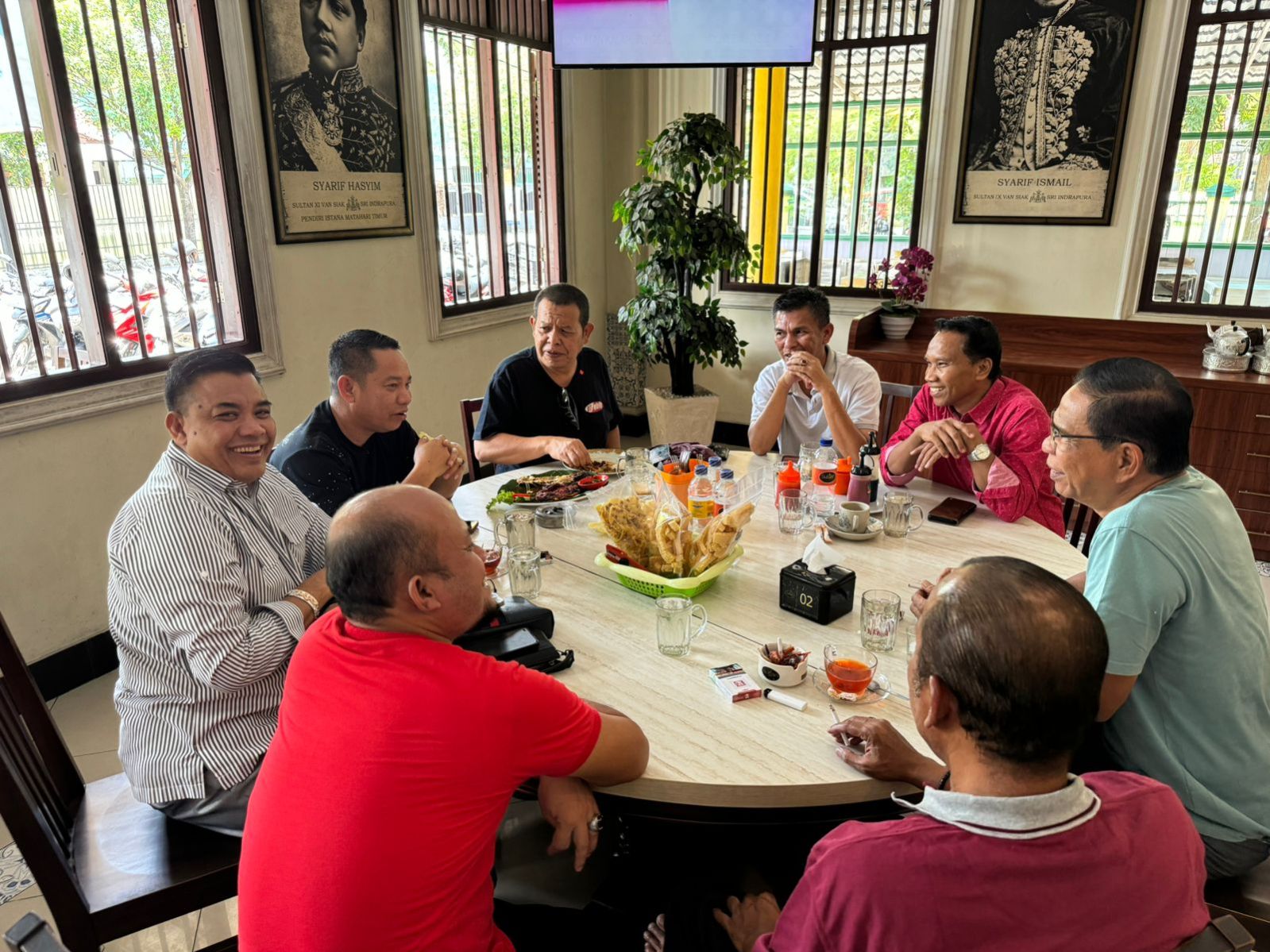 Bertemu Salah Satu Paslon di Pilkada Siak, Ketua DPRD : Sajikan Pilkada yang Sejuk dan Damai