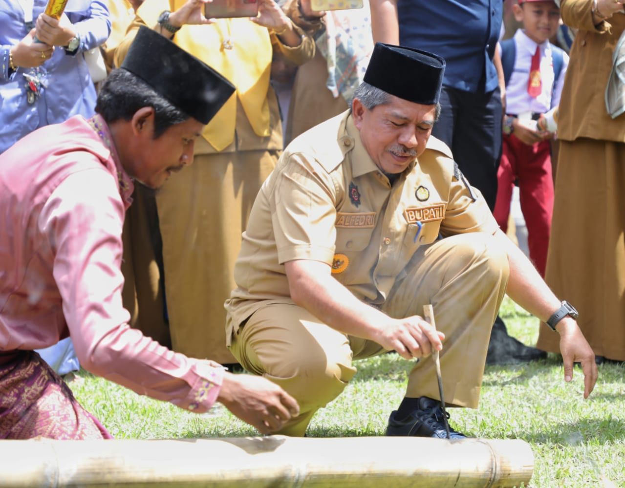 Bupati Siak Kenalkan Budaya Melayu Tradisional