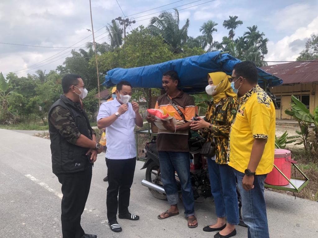 HUT ke-20, AMPG Siak Bagikan Ratusan Paket Sembako