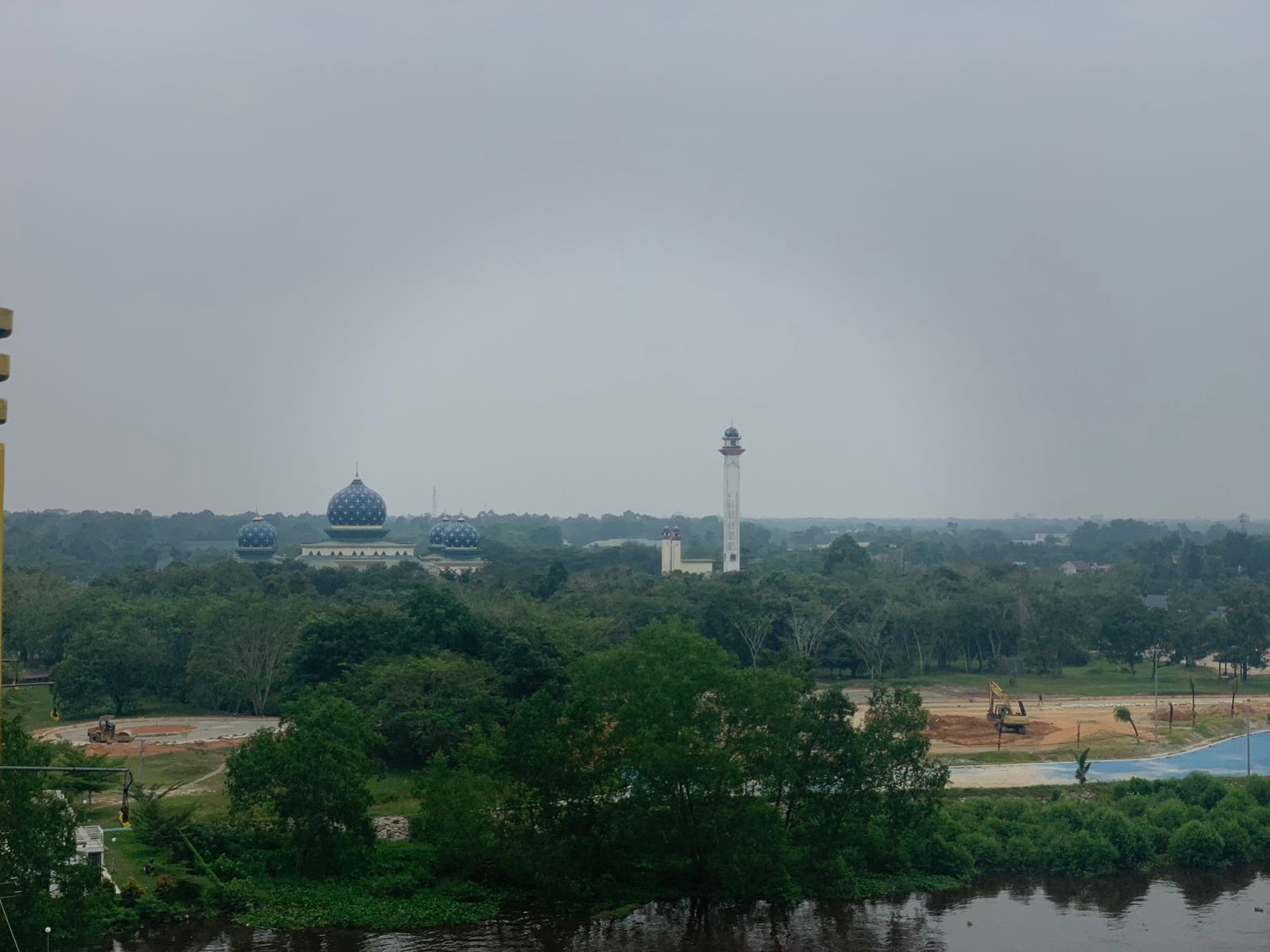 Kabut Asap Selimuti Kota Siak, Papan ISPU Rusak