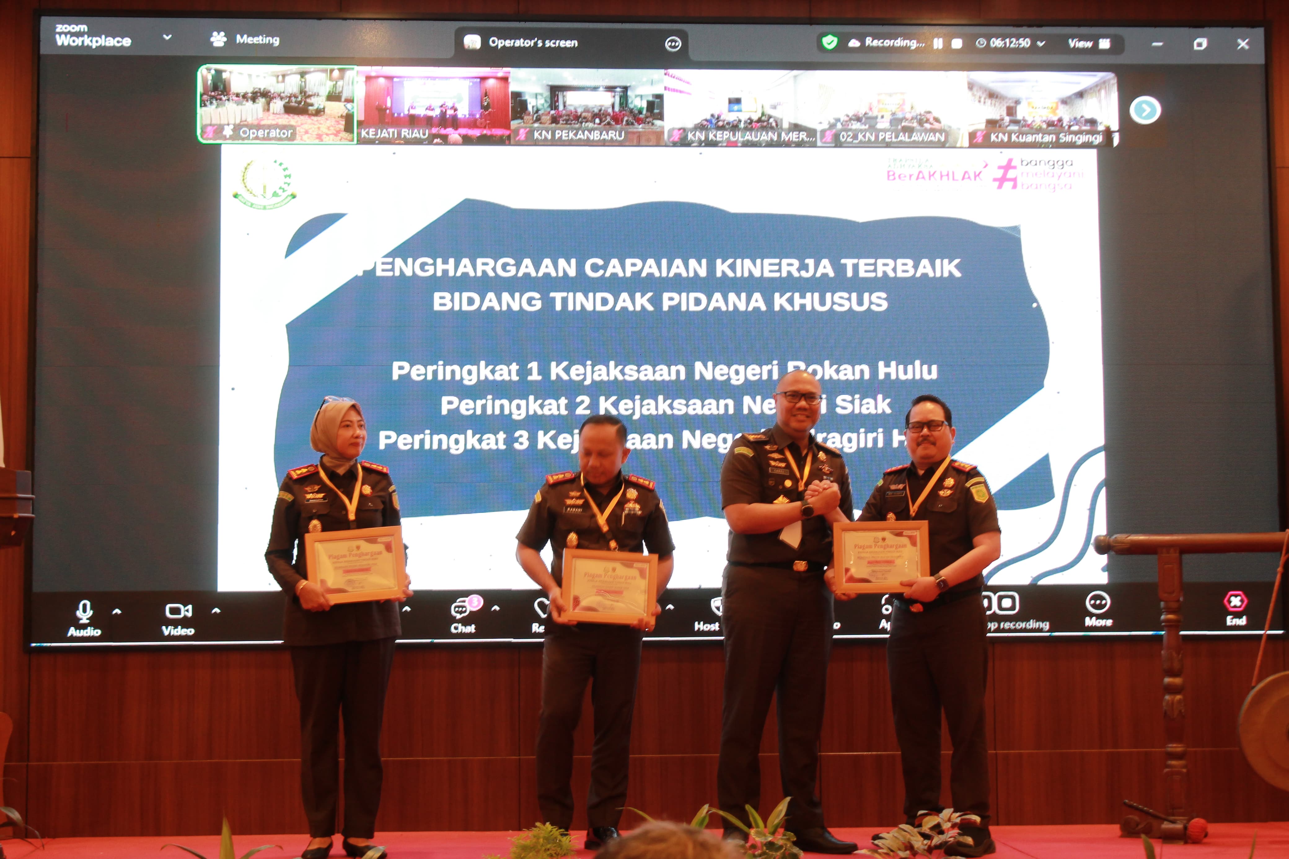 Kinerja Moncer Awal Masa Jabatan, Kajari Siak Heri Yulianto Langsung Sabet 3 Penghargaan Bergengsi