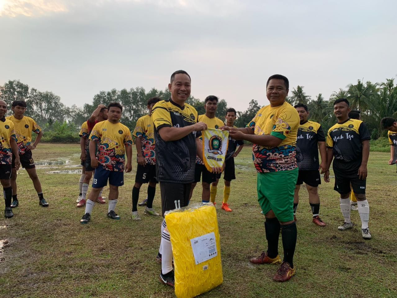 Merajut Hubungan Melalui Tour Sepak Bola ke Kampung-Kampung