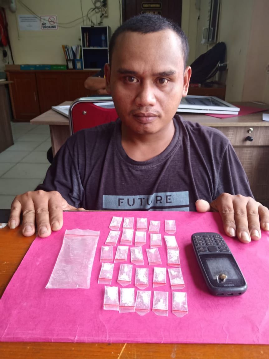 OS dan 25 Paket Sabu Diamankan Polisi