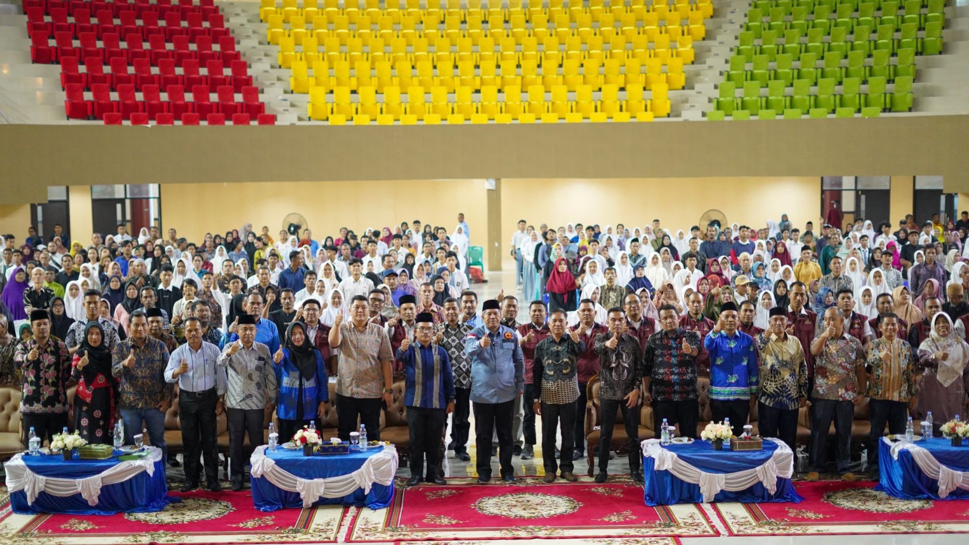 Persiapkan Generasi Emas 2045, Bupati Alfedri Kembali Lepas 253 Mahasiswa Penerima Beasiswa Ungguan Daerah PKH