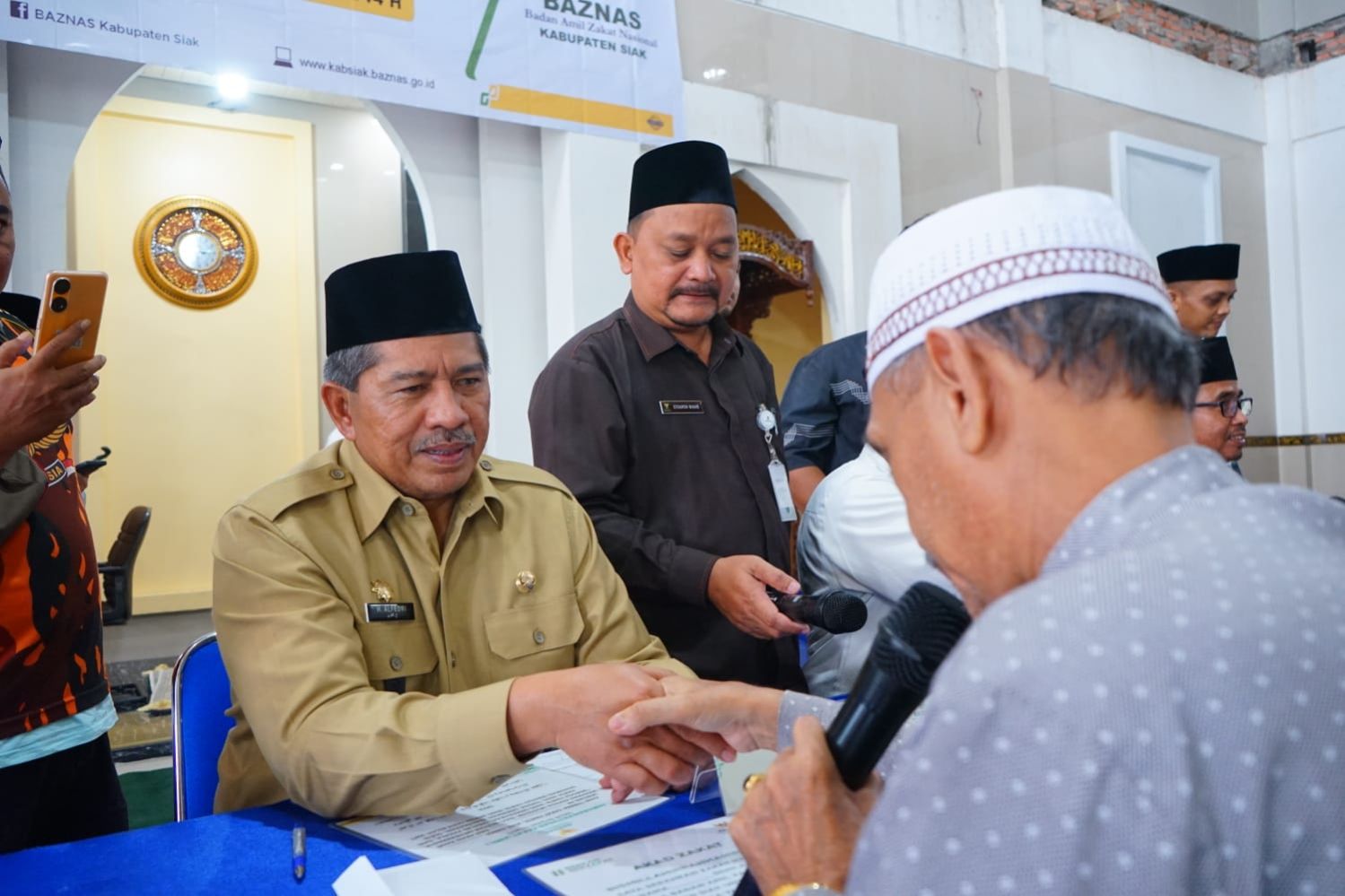 Tergolong Rendah, Bupati Alfedri Ingatkan Pentingnya Pemahaman Zakat dan Wakaf